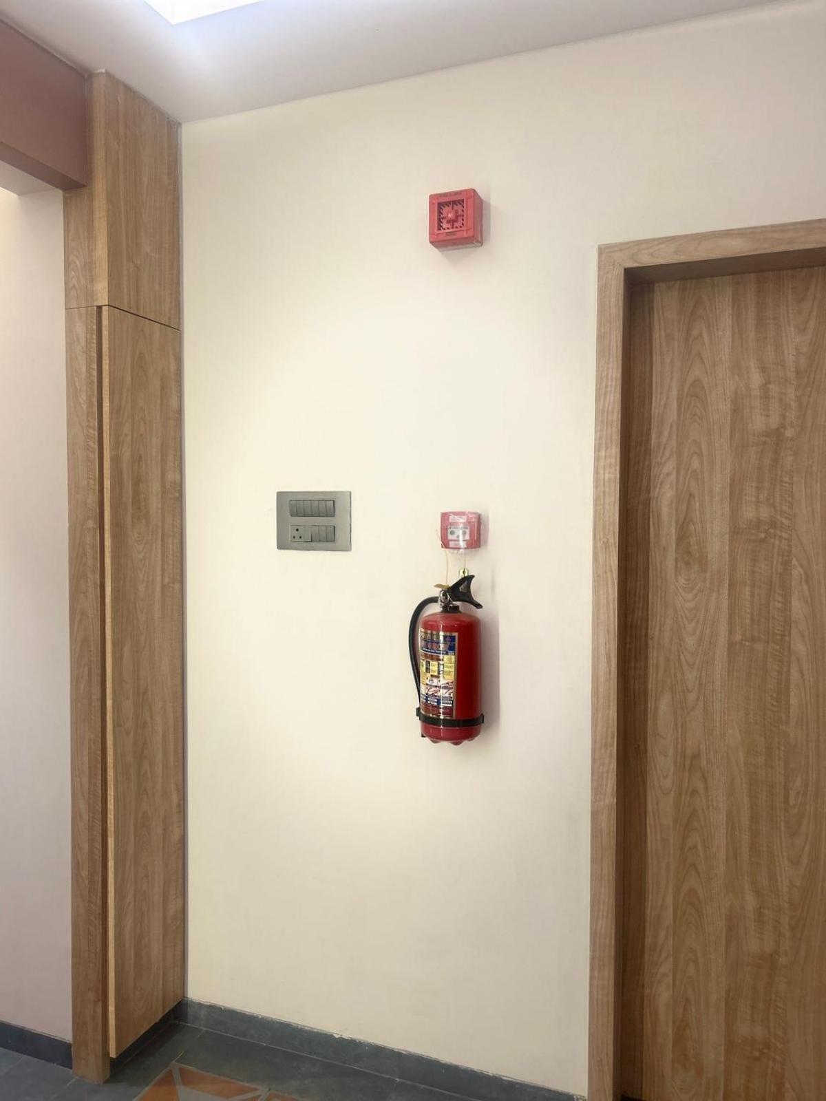 Hotel Aura Inn Airoli ,Digha นาวีมุมไบ ภายนอก รูปภาพ