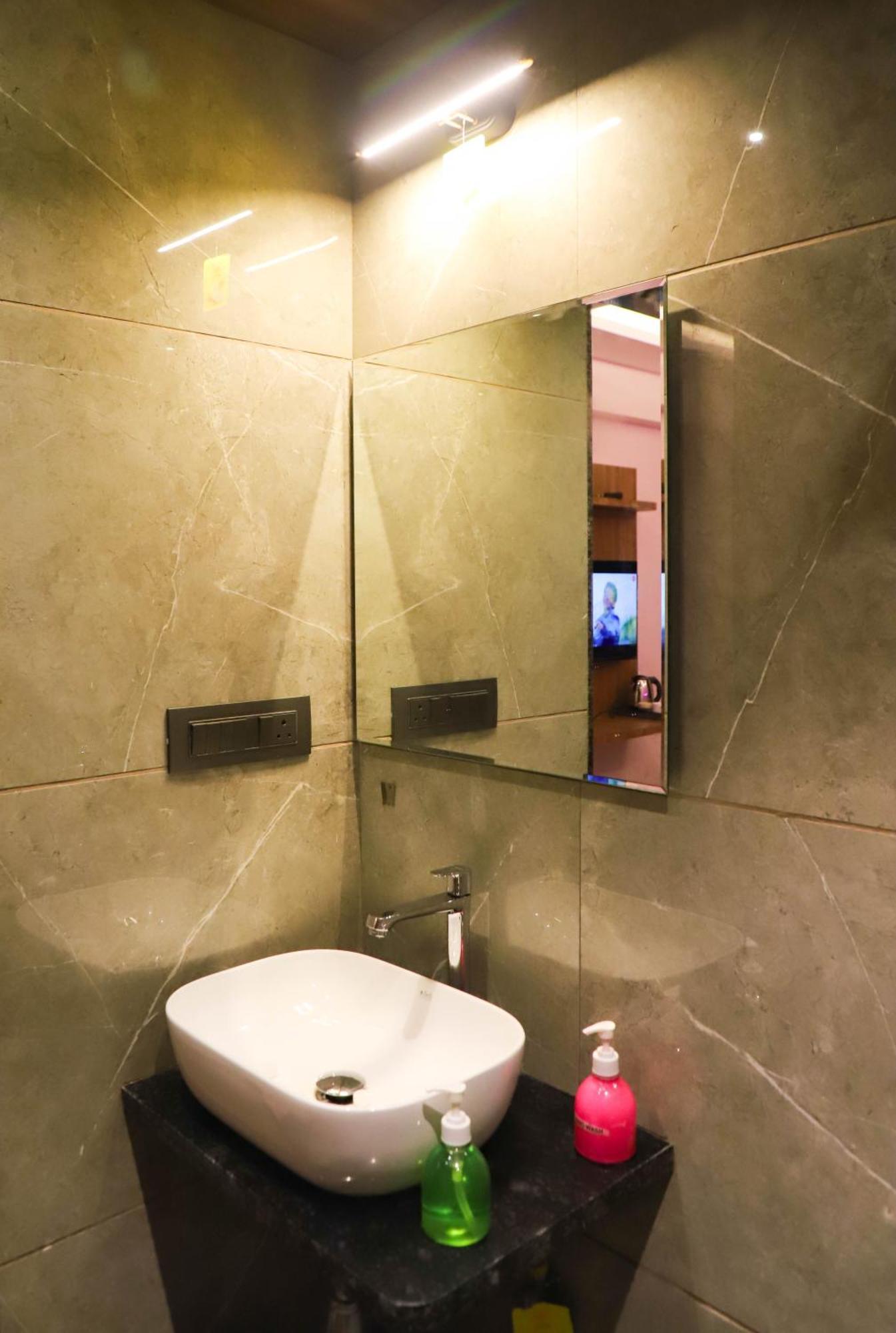 Hotel Aura Inn Airoli ,Digha นาวีมุมไบ ภายนอก รูปภาพ