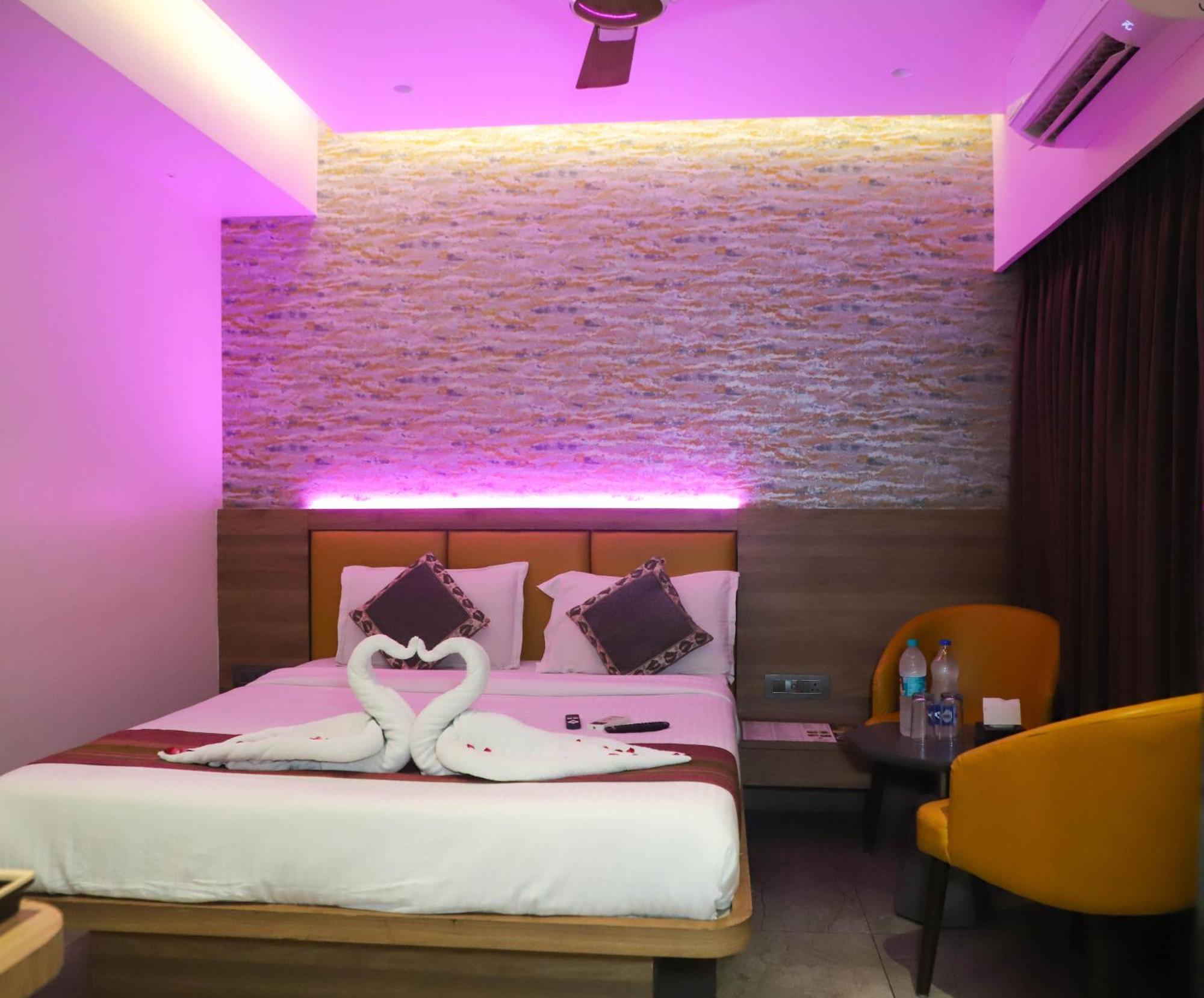 Hotel Aura Inn Airoli ,Digha นาวีมุมไบ ภายนอก รูปภาพ